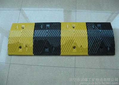 道路减速设备全方位解析 100*35*4CM规格详解与应用指南